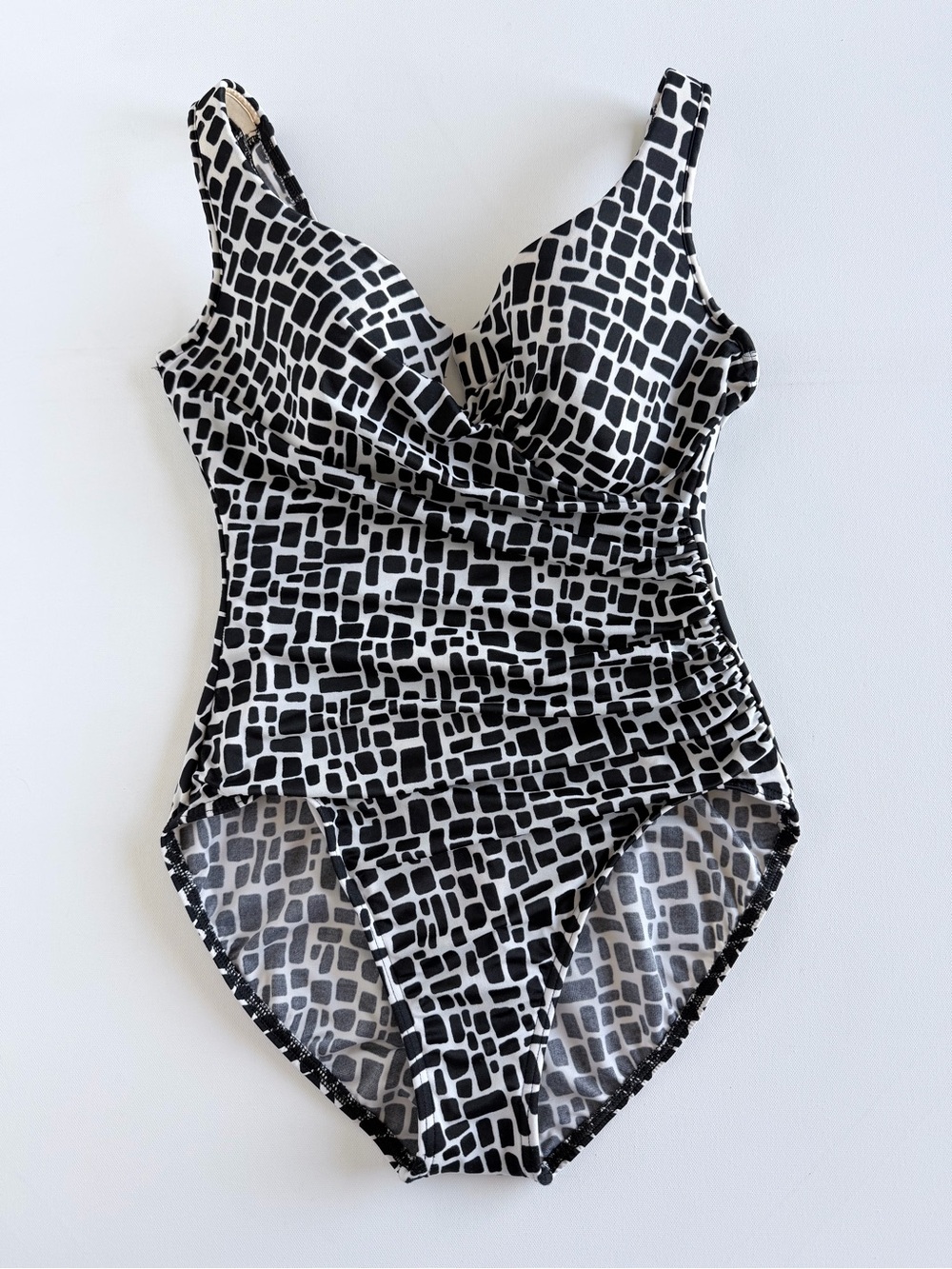 Miraclesuit Black White Geometric One Piece Swimsuit Tummy Control Size 14